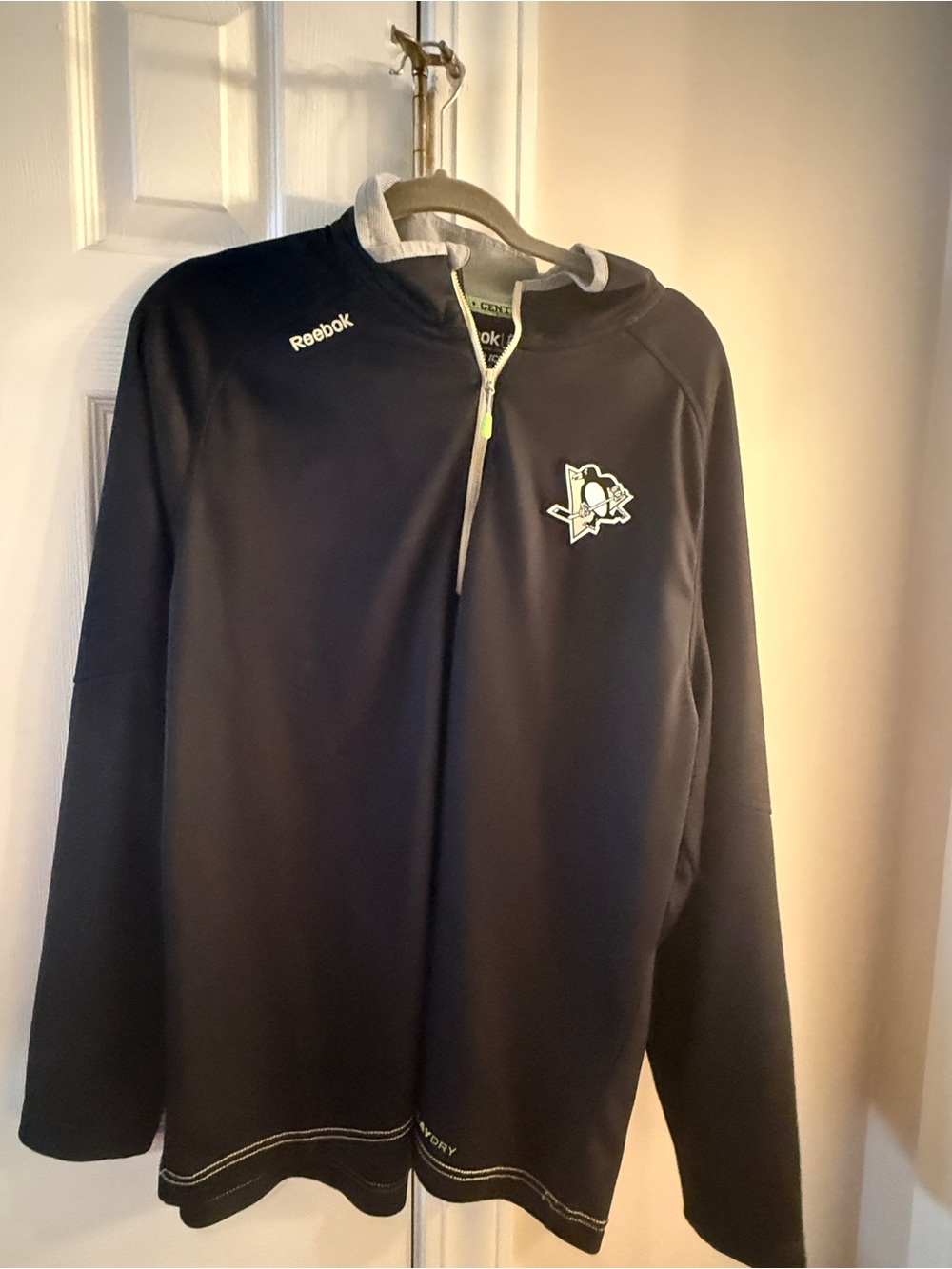 Reebok Black Men's Pittsburgh Penguins Half-Zip Pullover
